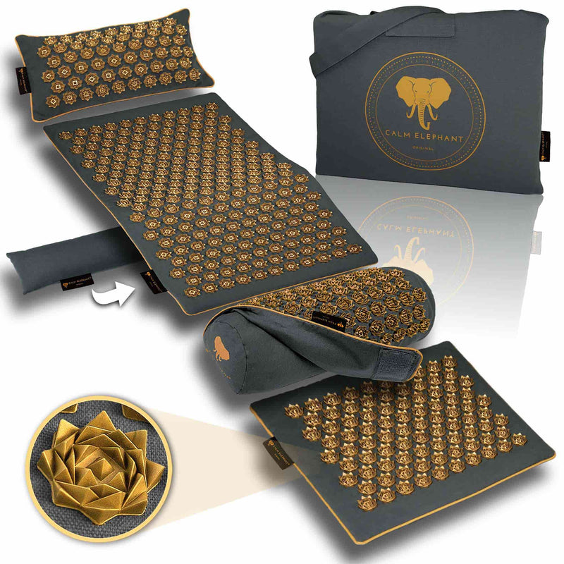 Premium Akupressurmatte mit ergonomischem Lendenkissen, nachhaltig, geruchsneutral und edlem Design von CALM ELEPHANT.