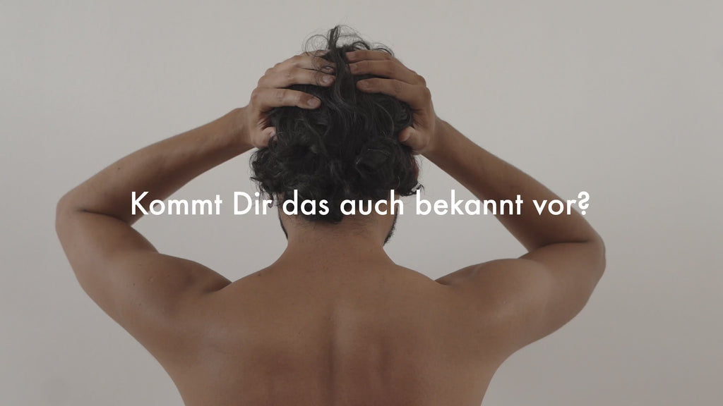 Vorschaubild des Videos der Akupressurmatte Mandala Pro von CALM ELEPHANT. Ein Mann steht mit dem Rücken zur Kamera und hält die Hände an den Kopf.
